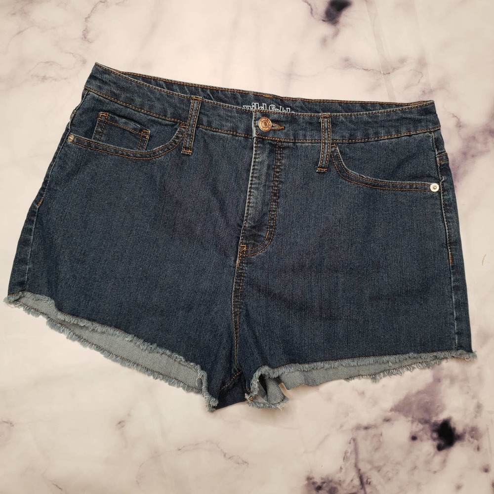 WILD FABLE hi-rise raw hem denim shorts 10